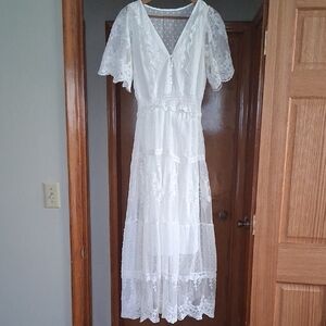Elegant White Lace Dress